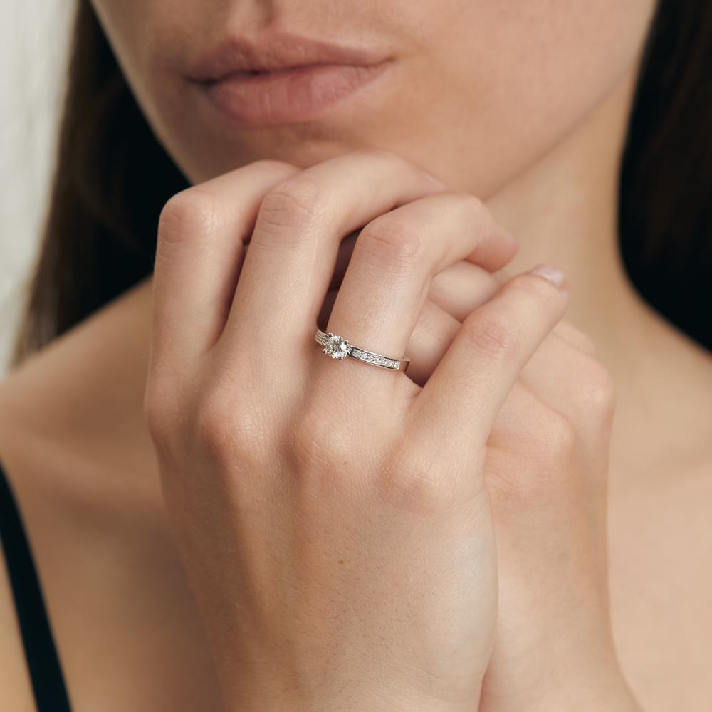 Bague solitaire Or blanc 18K Diamant blanc, 0.08 ct, 16 Pierres, brillant, w-si, Diamant blanc, 0.32 ct, brillant, w-si