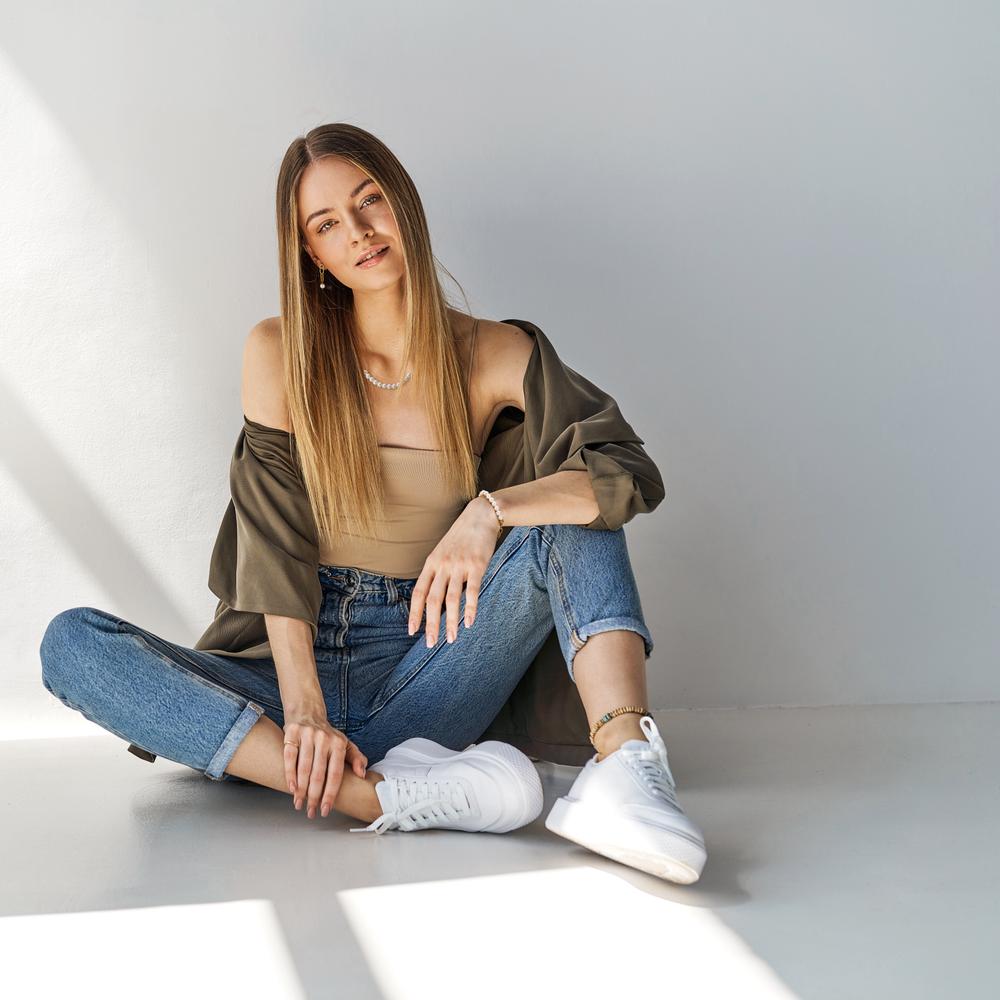 Bracelet Acier inoxydable jaune PVD [shining Pearls] blanc, 15 Perles, 6 mm